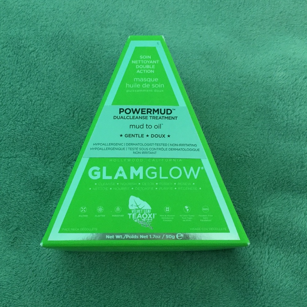 Glam Glow mud to oil mask
